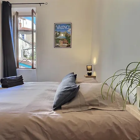 Cachette - Hypercentre Apartman